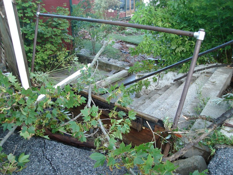 stairs from back parking lot into Kennedy Park 